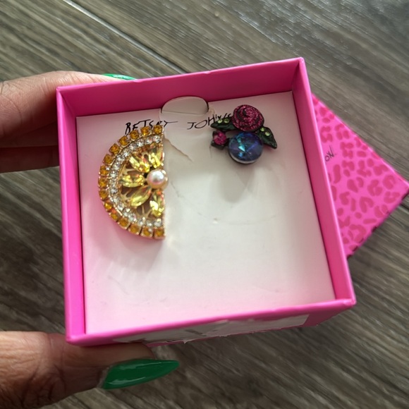 Earrings - Picture 3 of 3